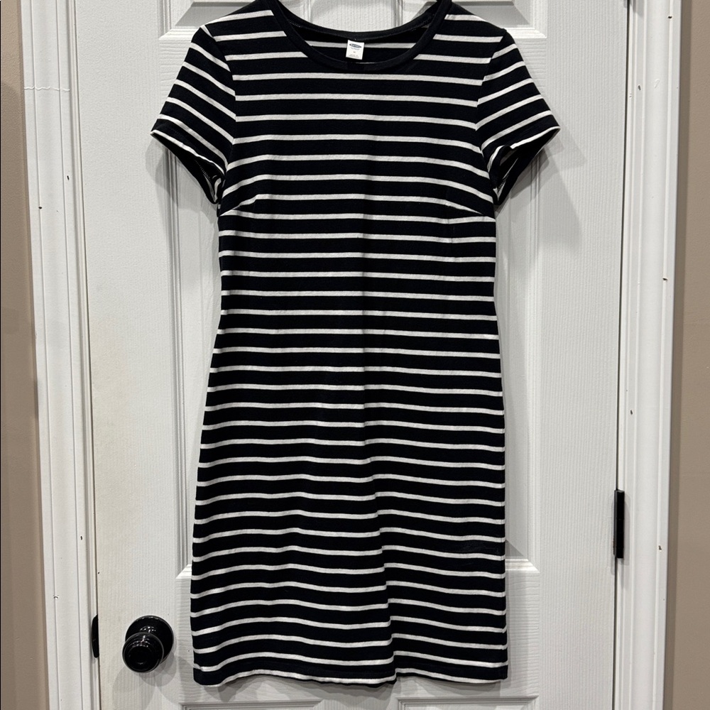 Old Navy Black and White Striped Dress